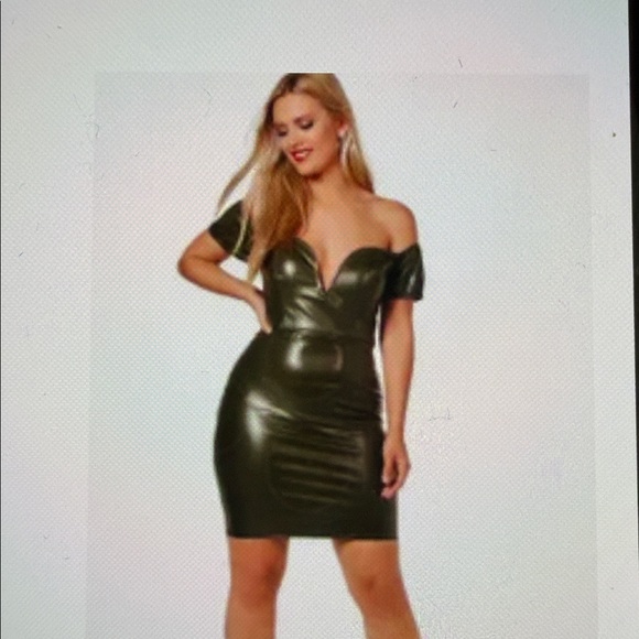 Boohoo Olive Green puff sleeve  Dress - Picture 6 of 6